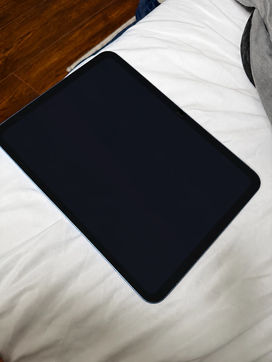 iPad 10th Gen 64GB  Apple Pencil & Original Charger - photo 2