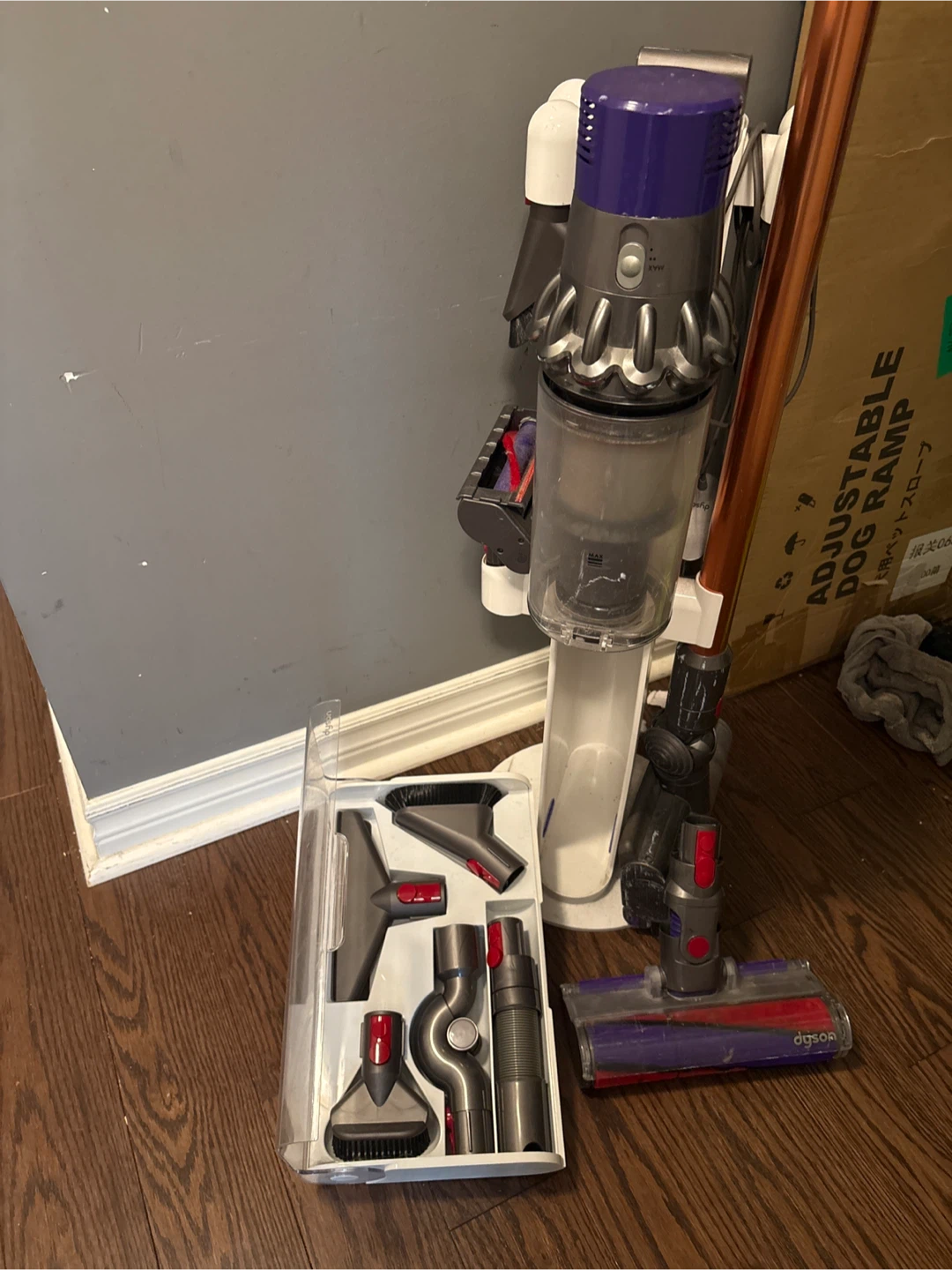 Dyson V10 Cordless Vacuum with Dock - photo 4