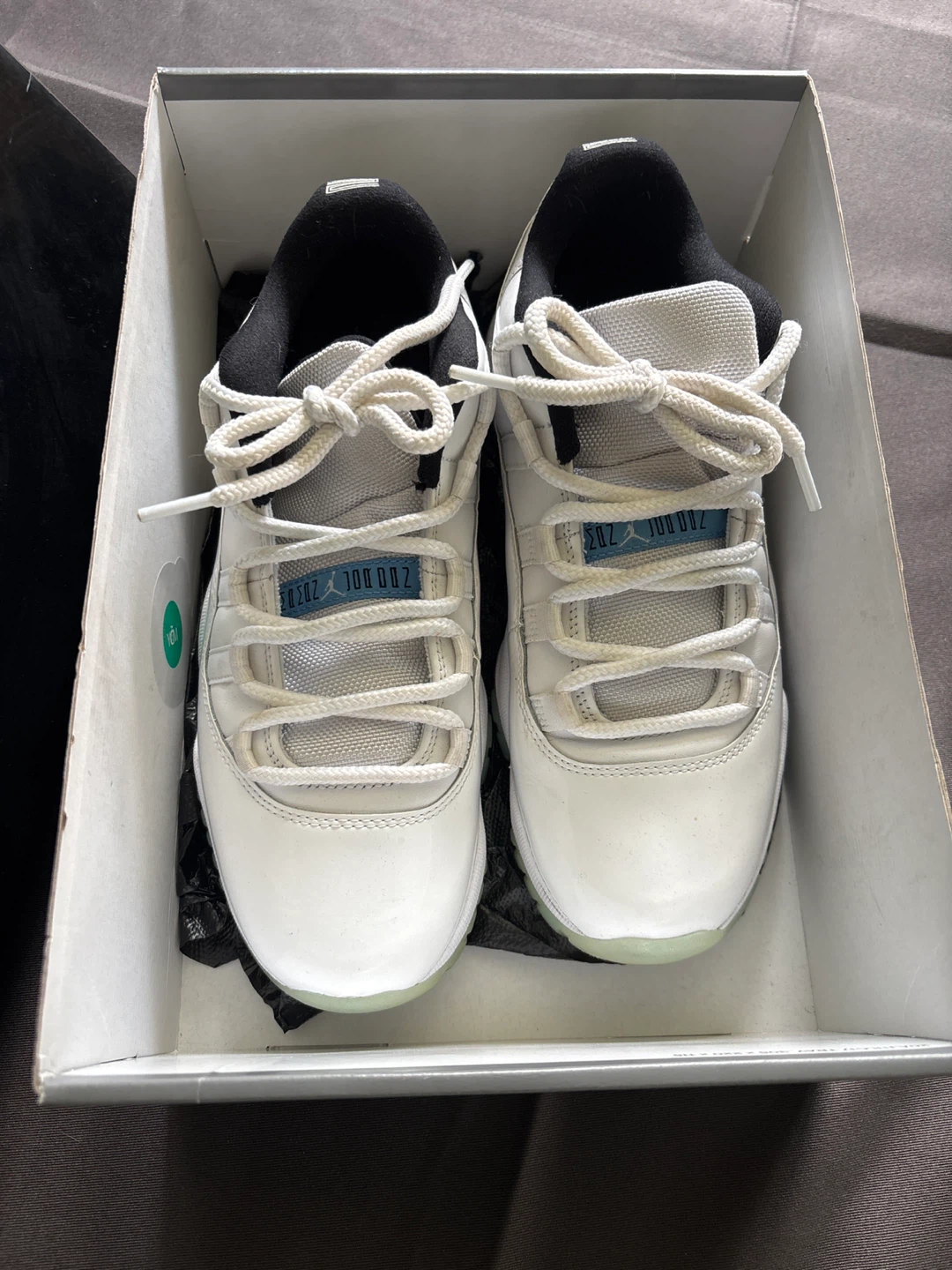 Jordan 11 Retro Low White University Blue