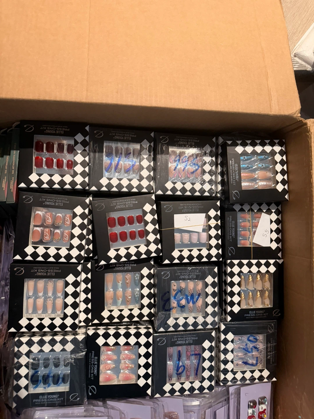Ellie Young Press-On Nail Kit