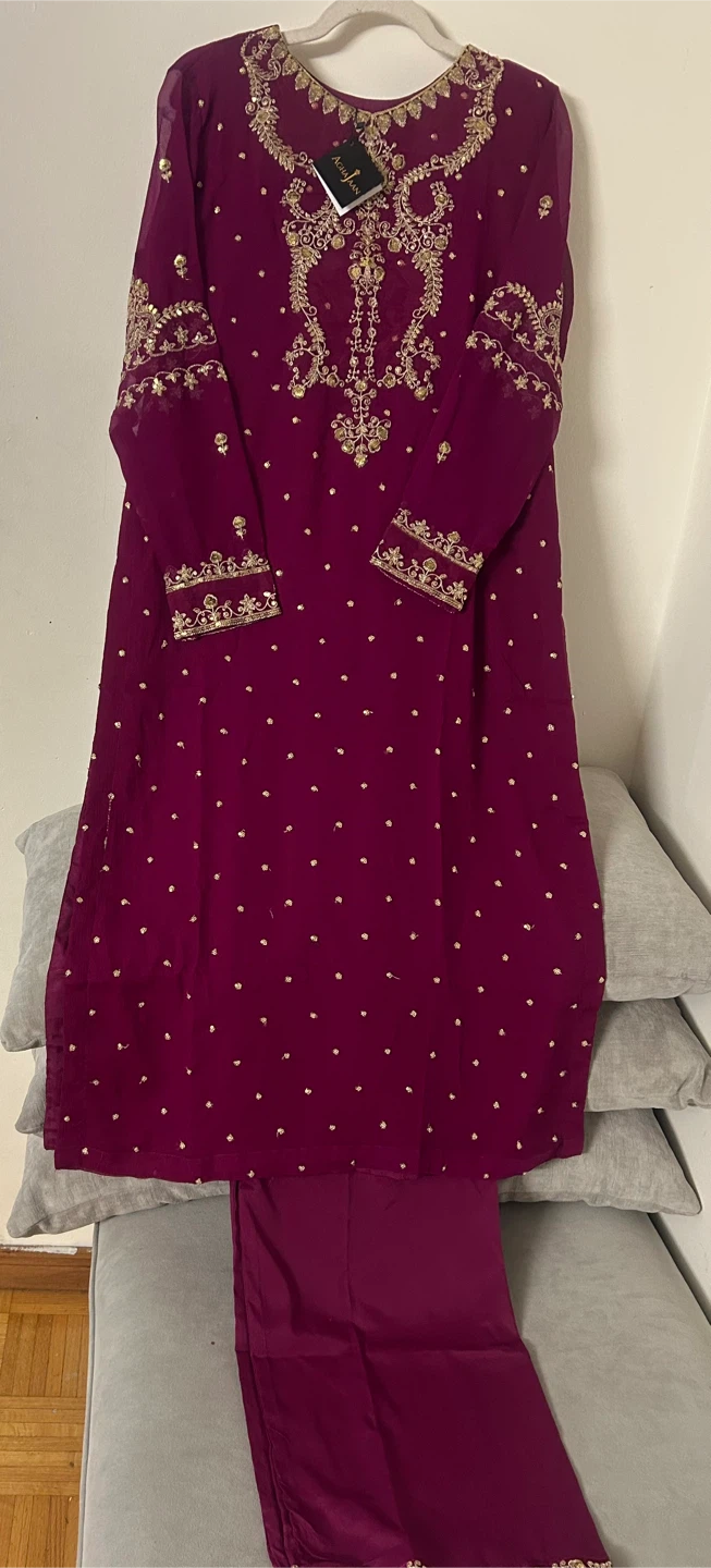 New Beautiful Embroidered Suit - photo 4
