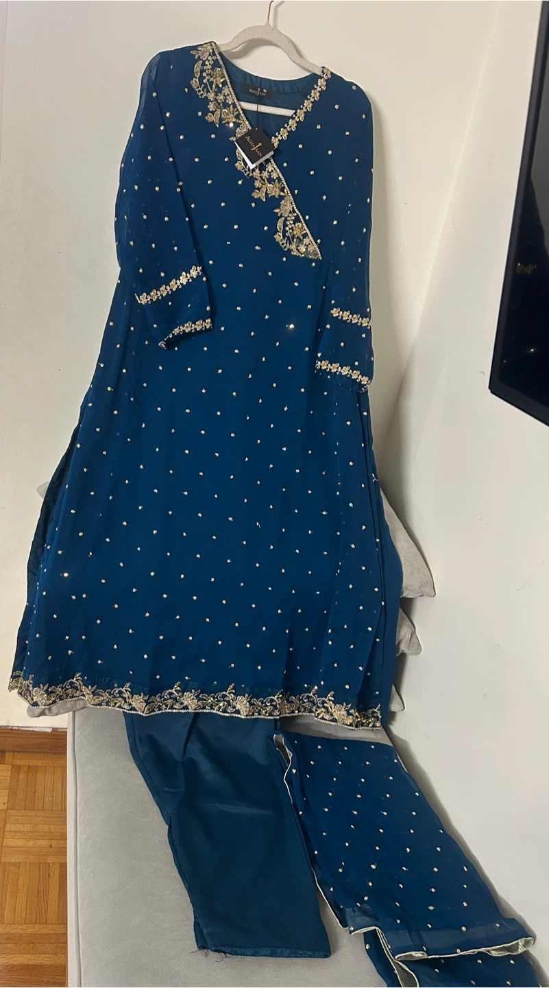 New Pakistani brand Embroidered  Suit - photo 4
