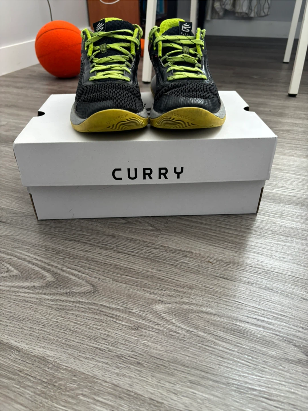 Under Armour Curry GS 3Z6 Shoes - Size 5.5Y