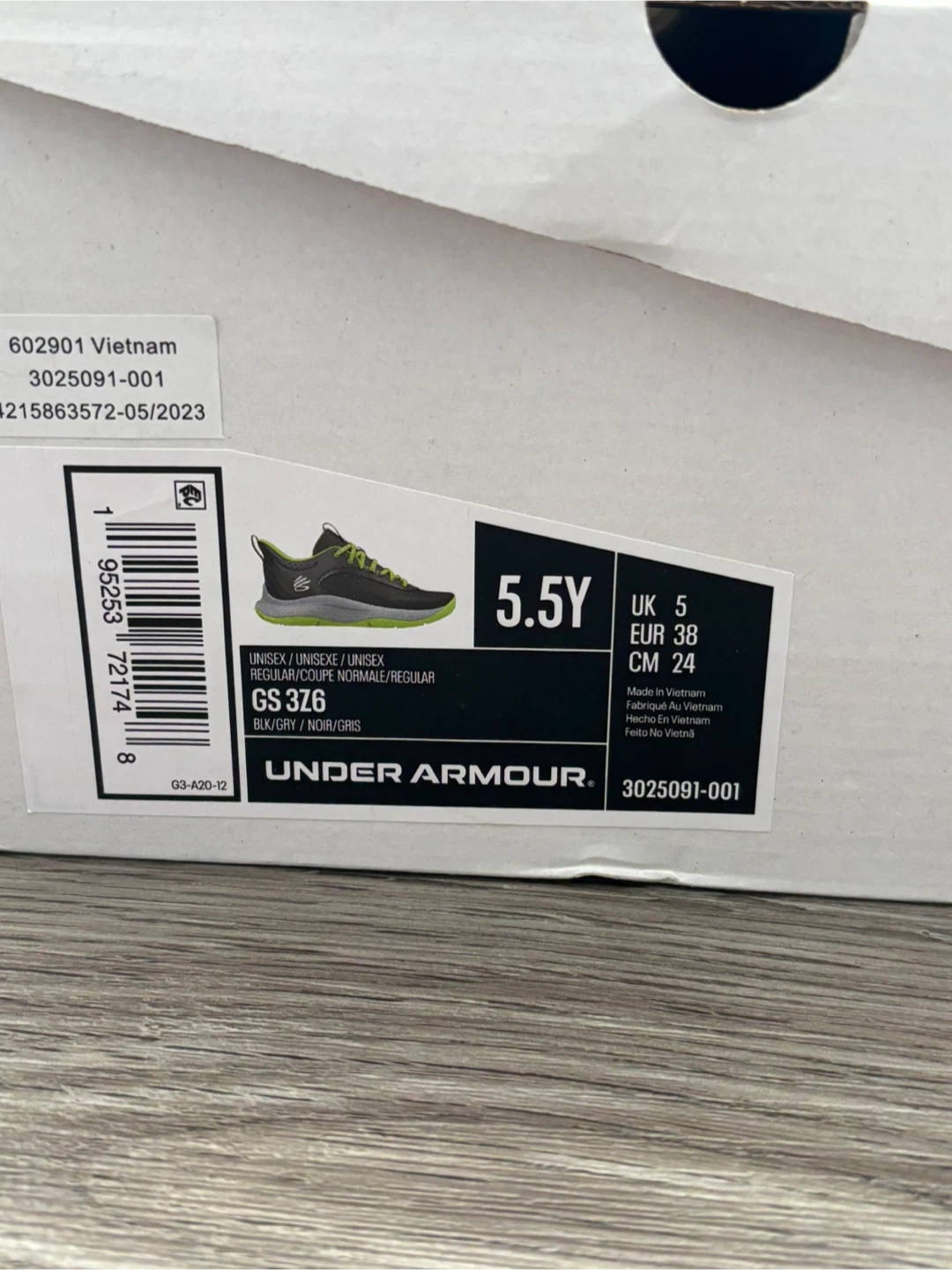 Under Armour Curry GS 3Z6 Shoes - Size 5.5Y - photo 2