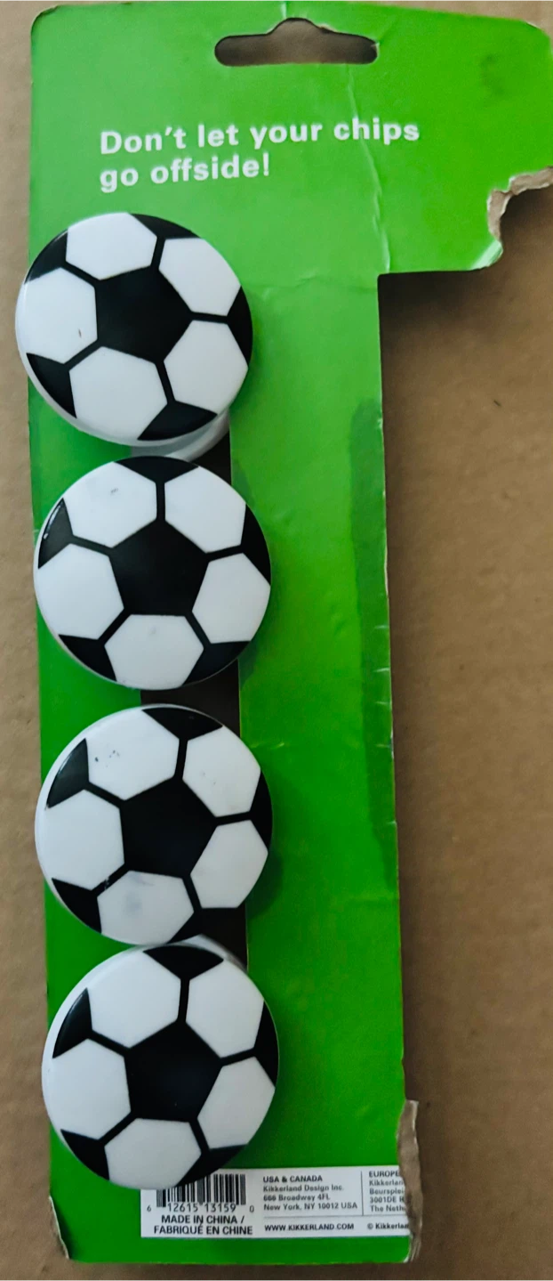 Kikkerland 4 Soccer Ball Bag Clips - photo 2