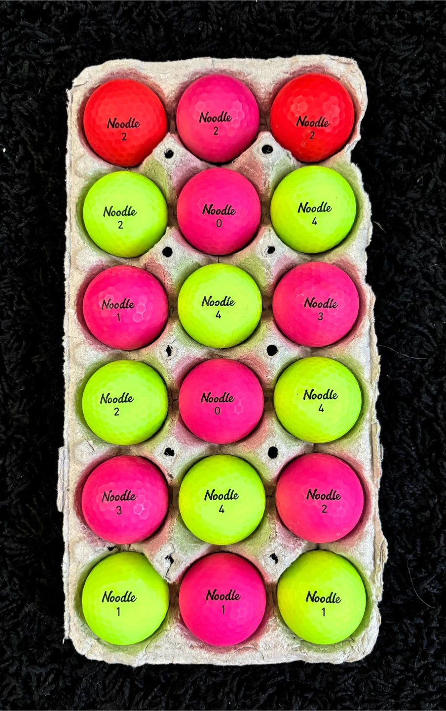 18 Taylormade Noodle Neon Coloured Golf Balls - photo 2