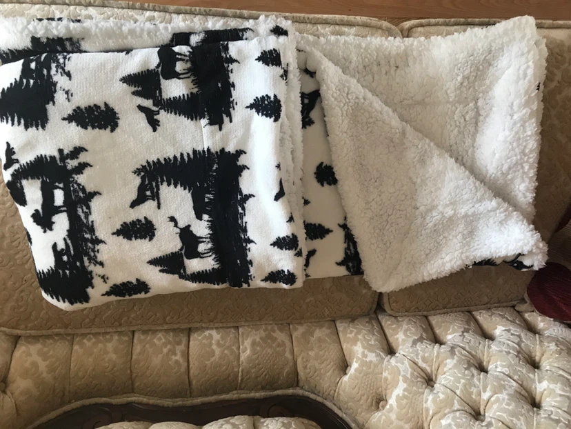Cozy Sherpa Blanket with Woodland Animal Print - photo 2