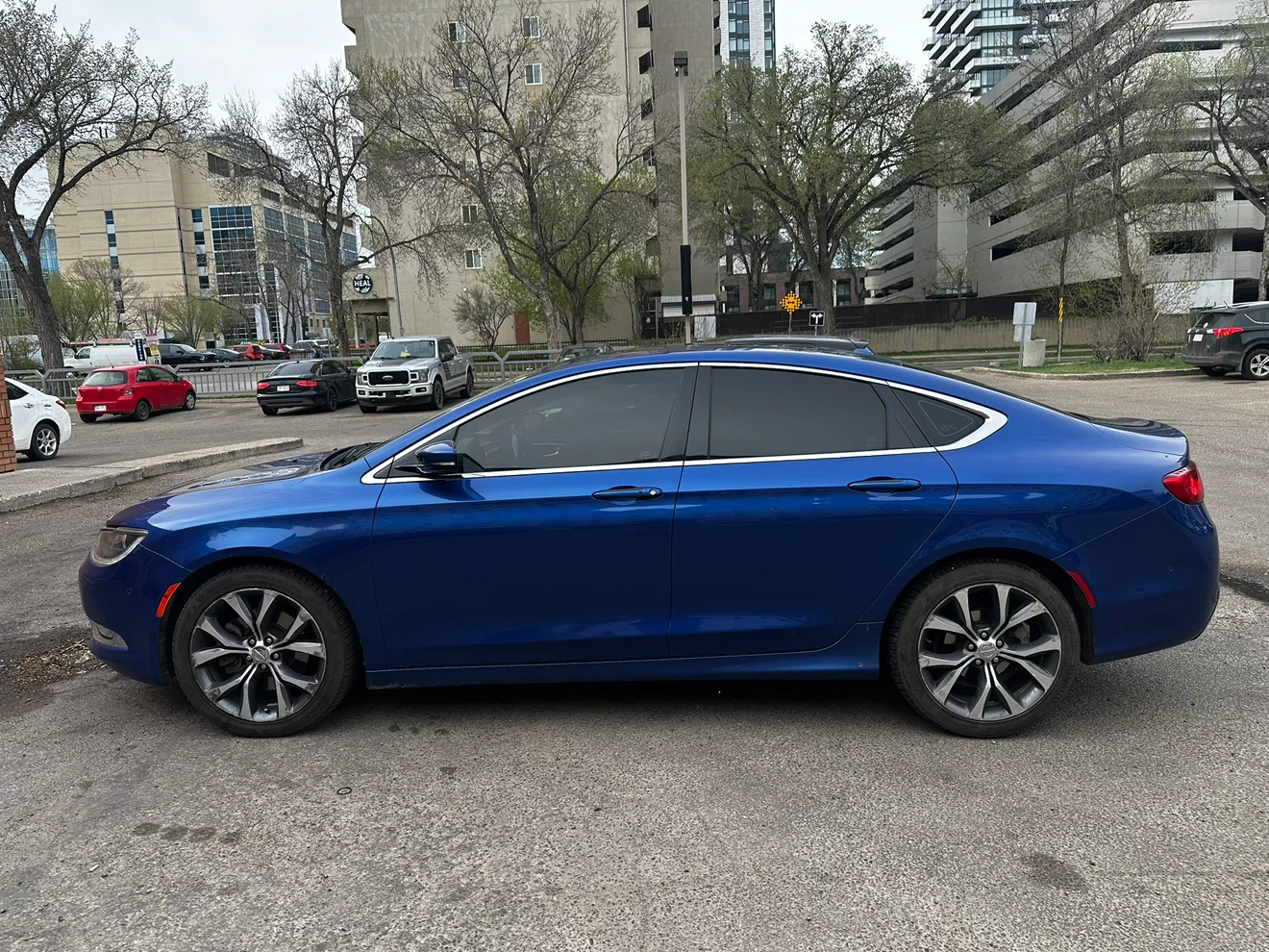 2015 Chrysler 200 C AWD V6 – Fully Loaded | $12,000 - photo 5
