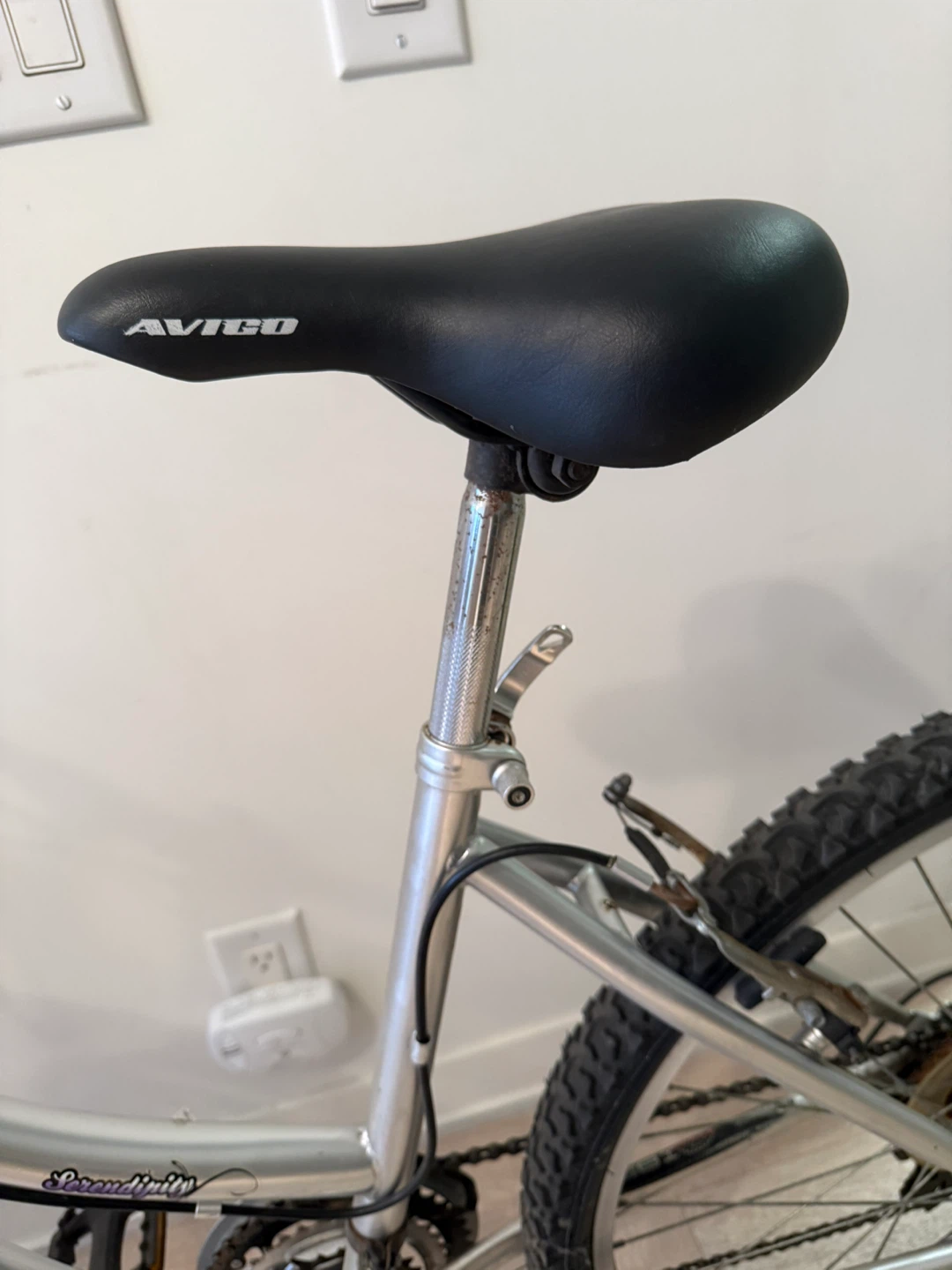 Avigo Silver Mountain Bike - photo 2