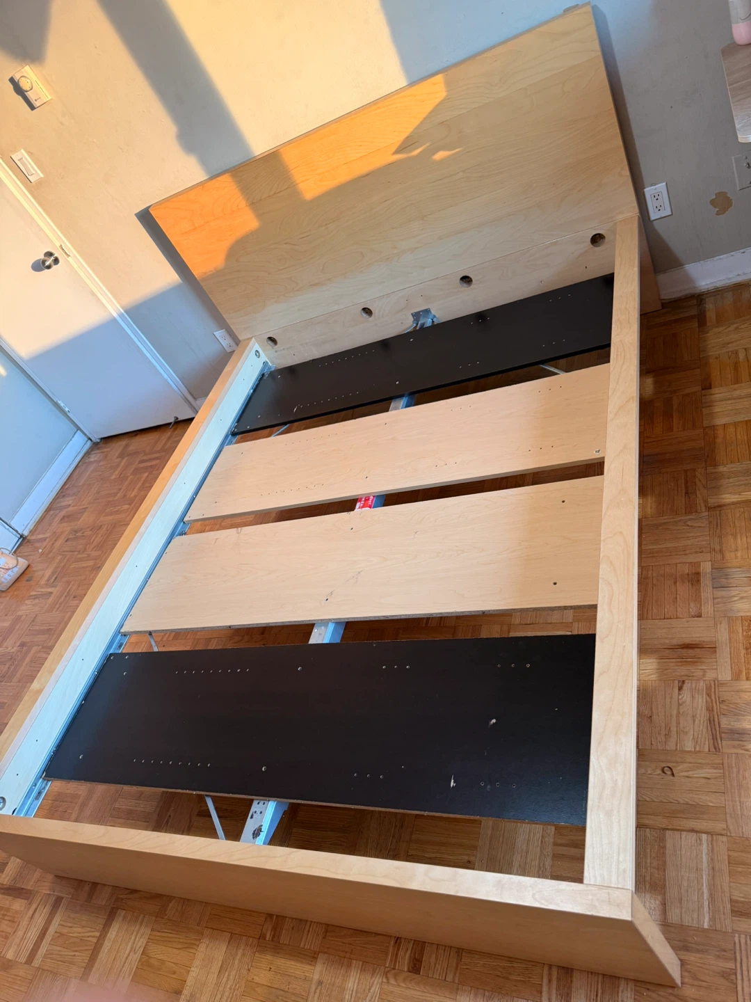 IKEA malm queen bed - photo 3