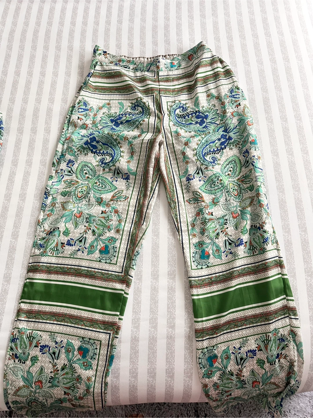 Women's Parsley Printed Pants and Blouse Set - photo 3