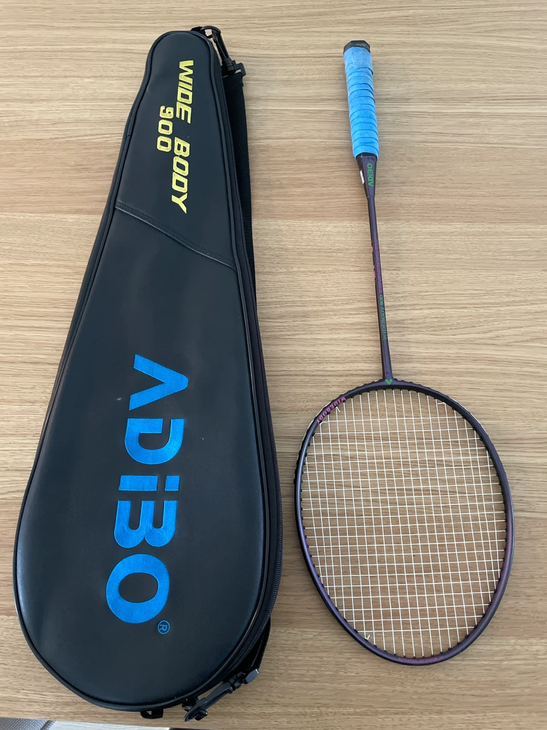 Adibo Wide Body 900 Badminton Racquet with Cover