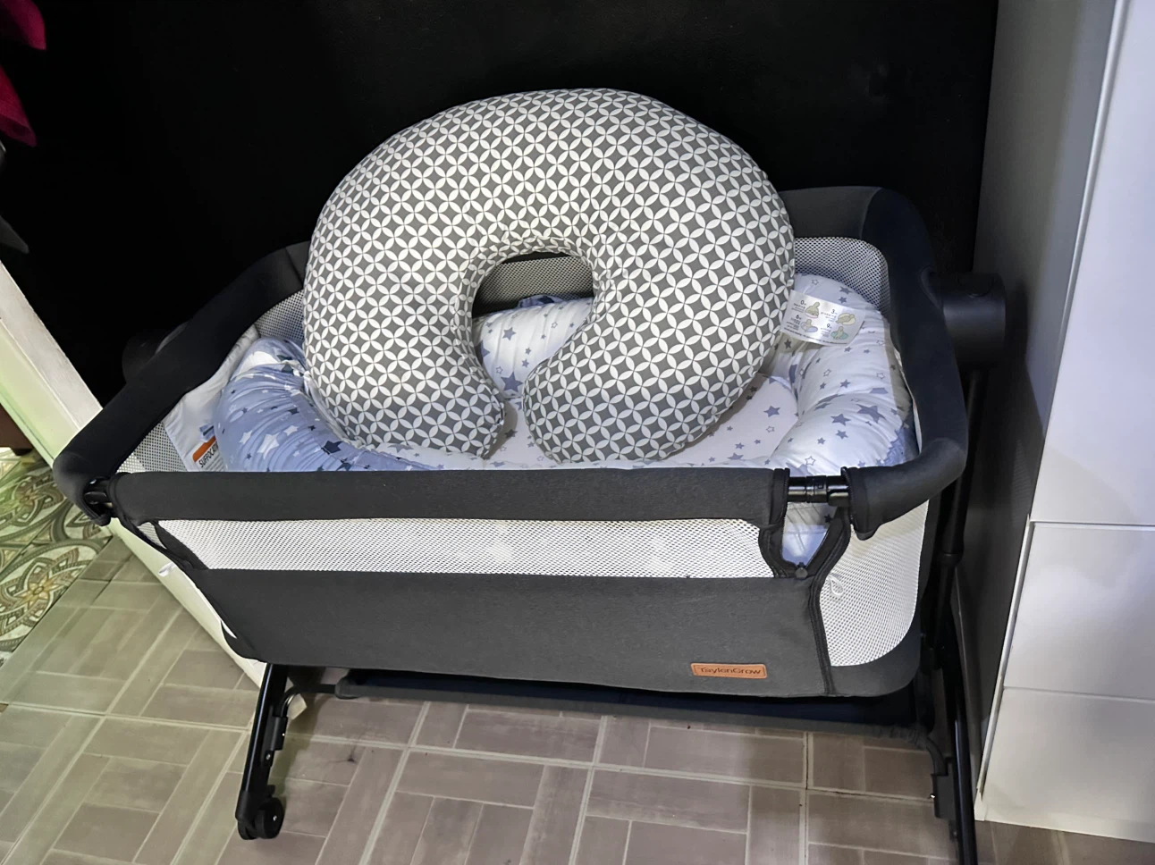 Cuna para bebé y carriola