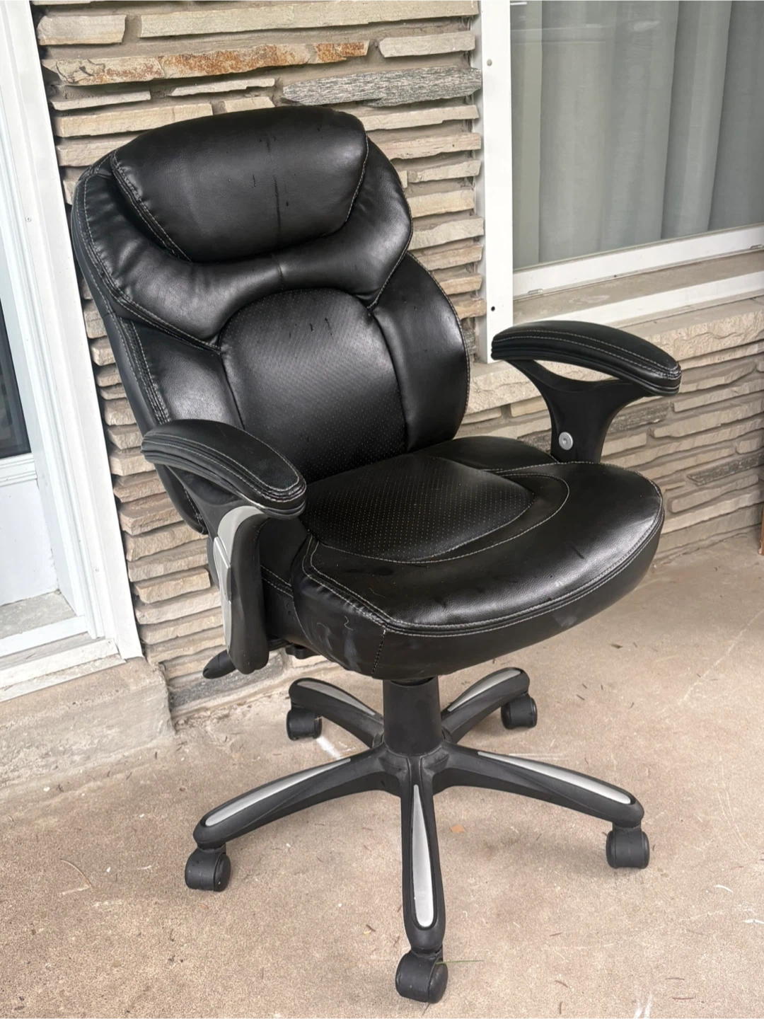 Black Executive Office Chair - photo 2