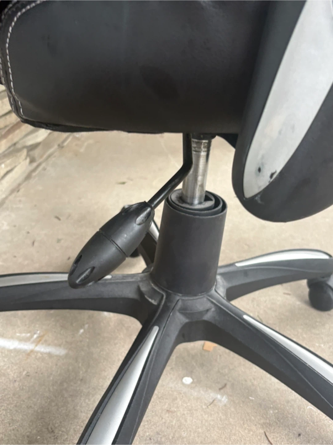 Black Executive Office Chair - photo 5