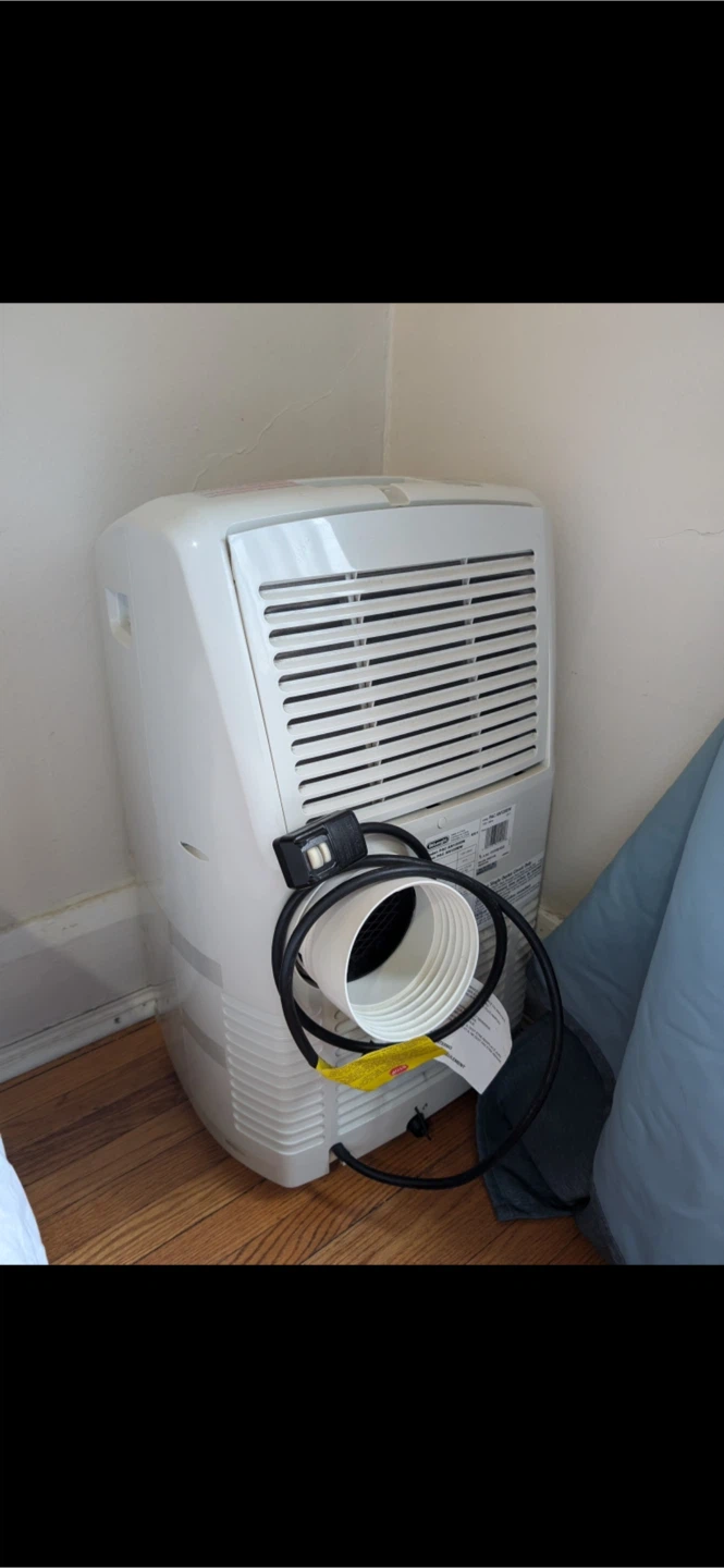 DeLonghi portable air conditioner - photo 2