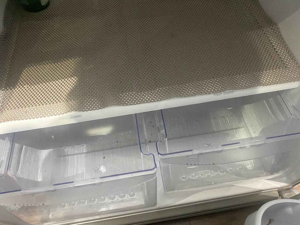 Frigidaire Refrigerator - photo 4