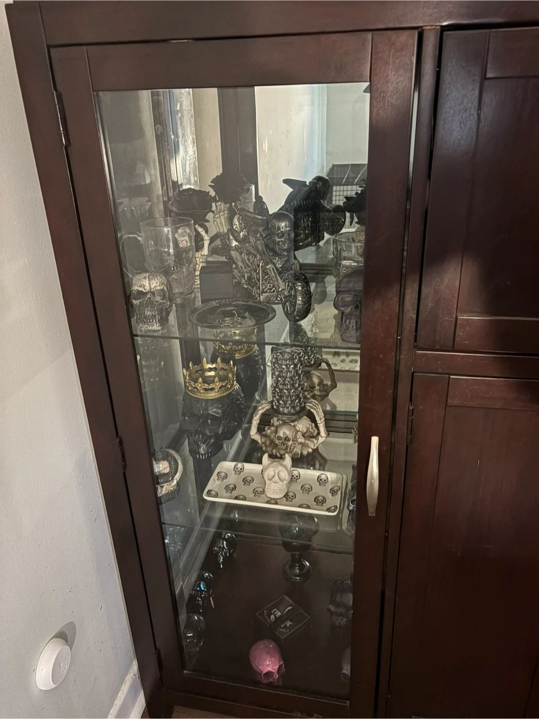 Dark Wood Display Cabinet with Glass Doors - photo 4
