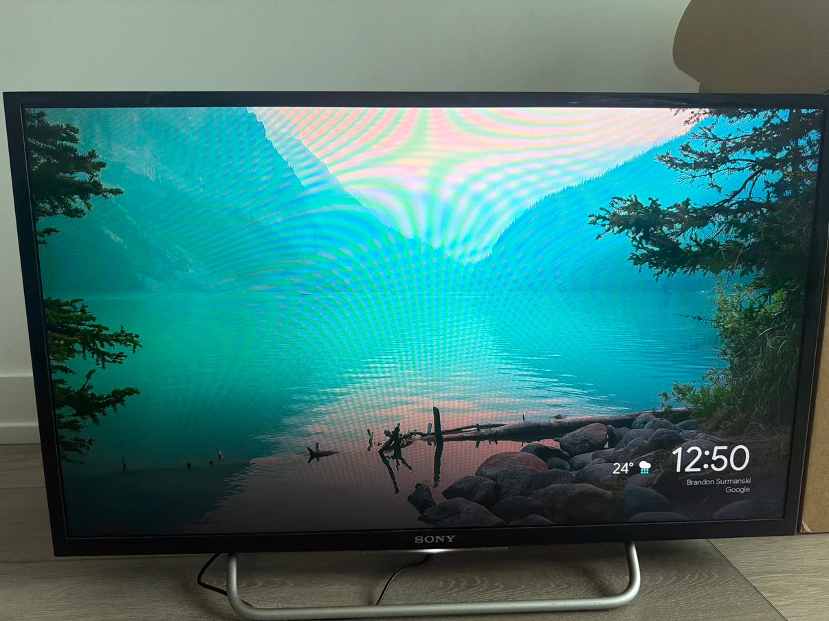 Sony BRAVIA 32” Smart LED TV 1080p WiFi KDL-32W700C +Adapter