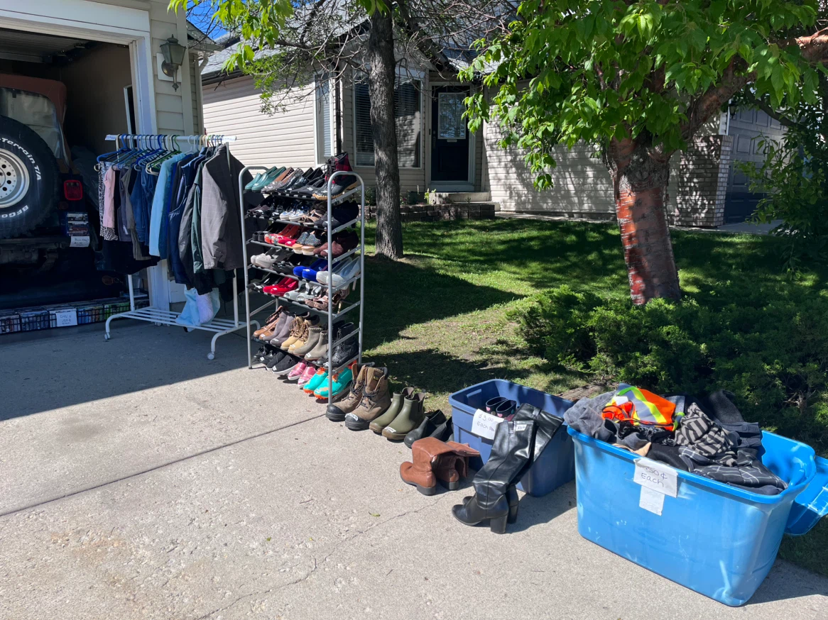 GARAGE SALE - photo 4