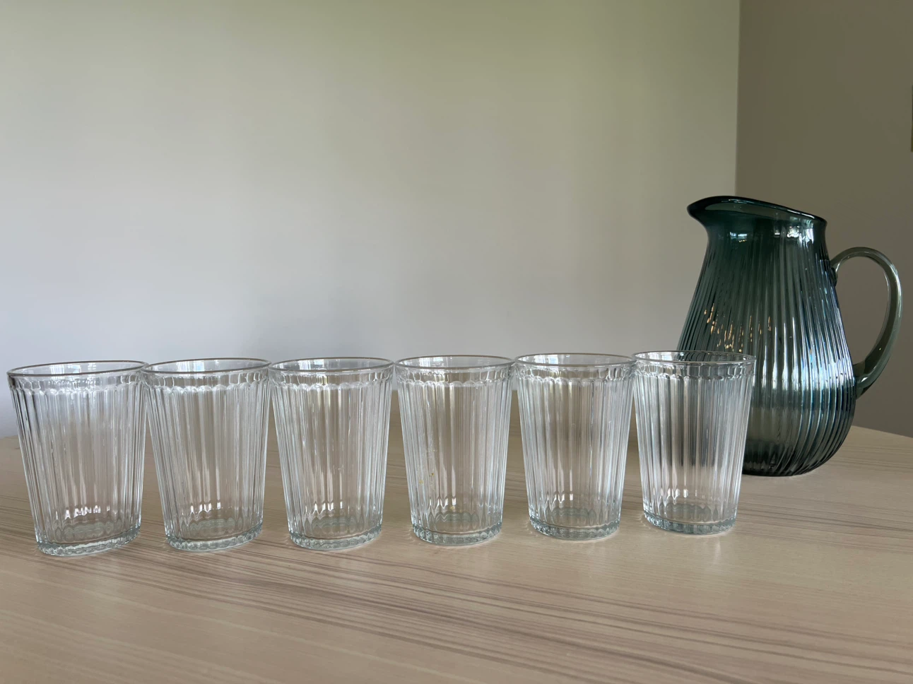 Water jar and 6 Clear Ribbed Drinking Glasses - photo 2