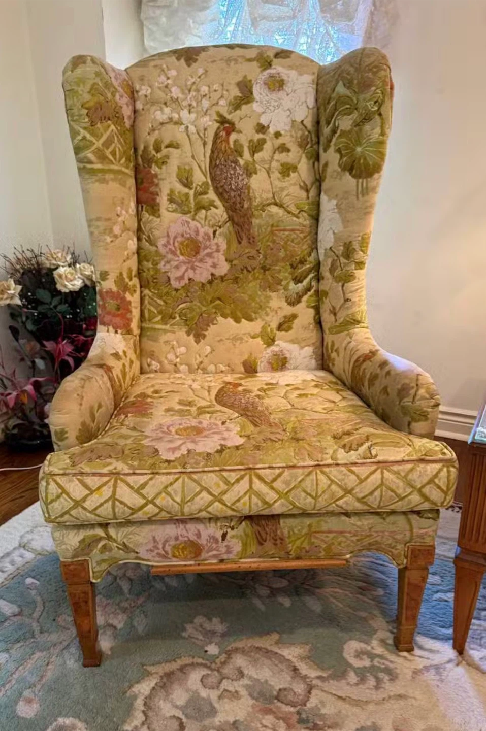 Oxford, Ltd. Wingback Armchair with table - photo 3