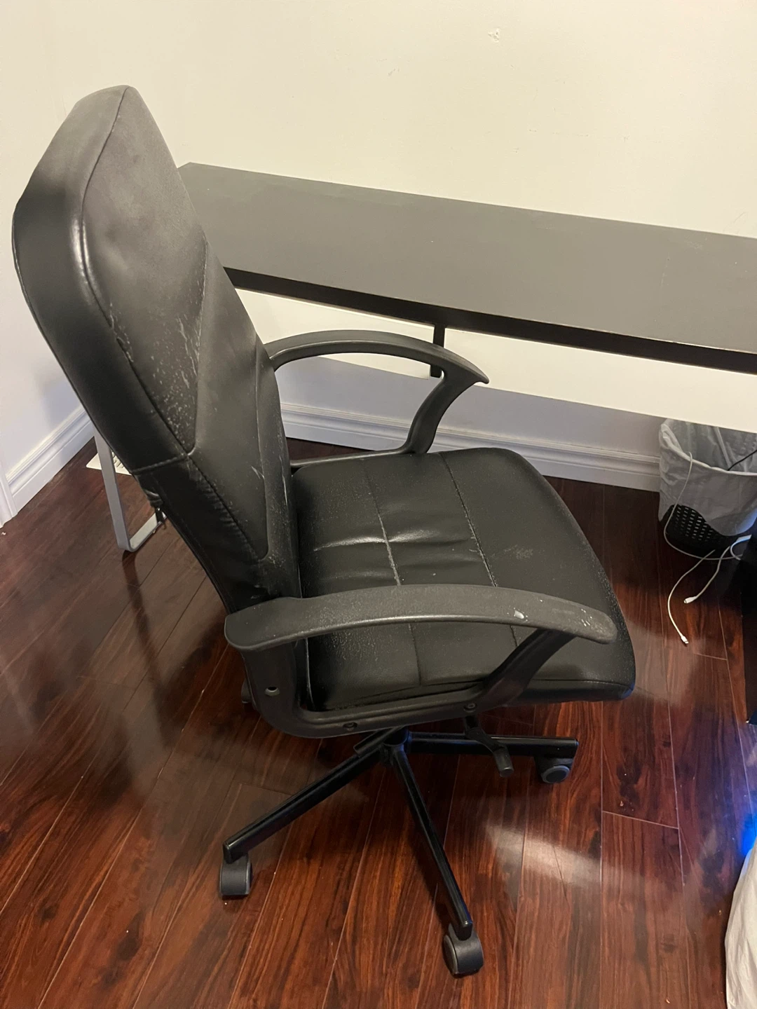 Desk and office chair - photo 3