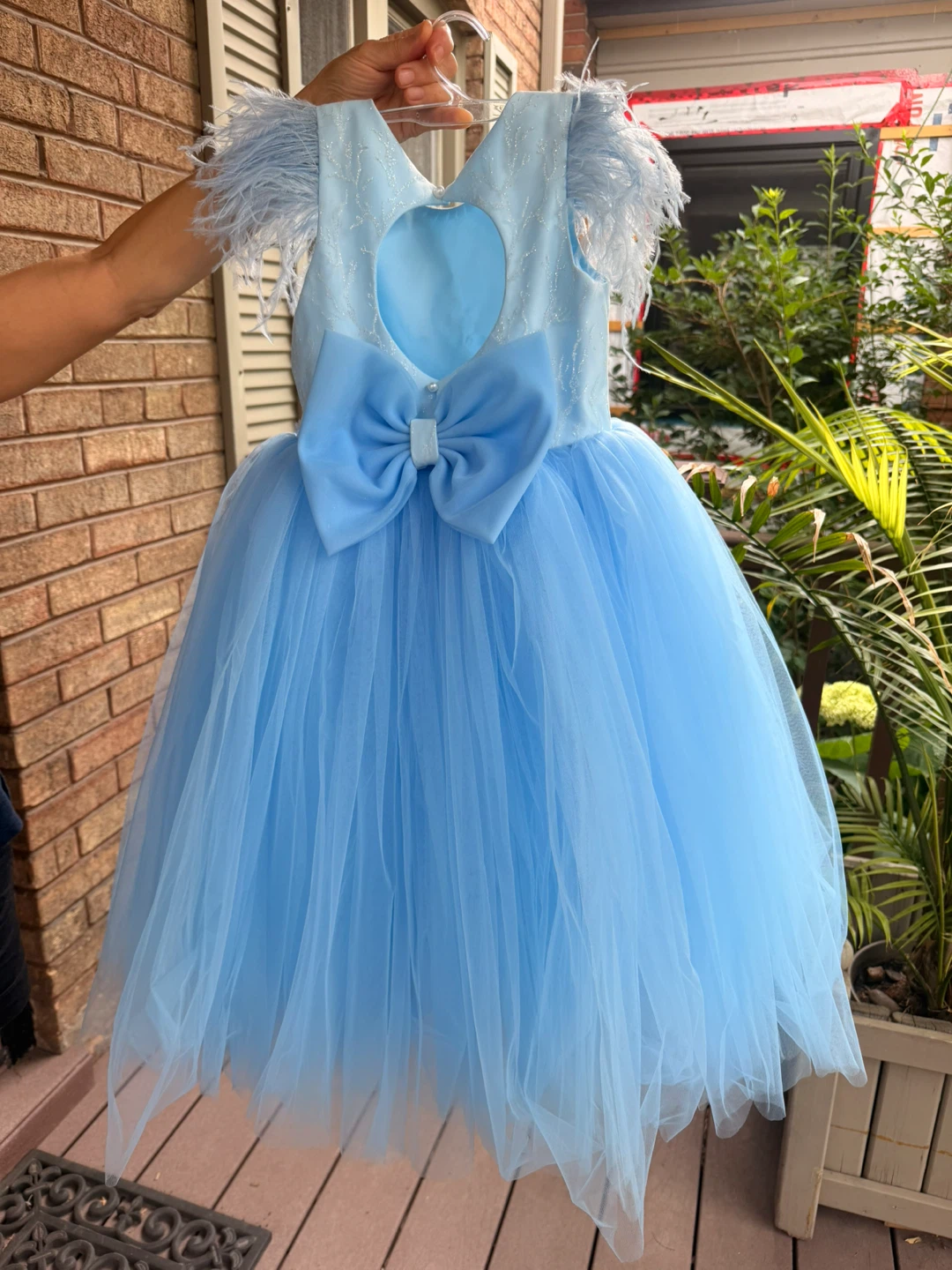 Blue Tulle Dress with Feathers and Bow age 5-7 - photo 2