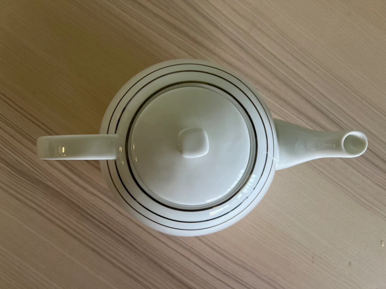 «Rhubarb» Teapot, designed in Australia, White Bone China - photo 2