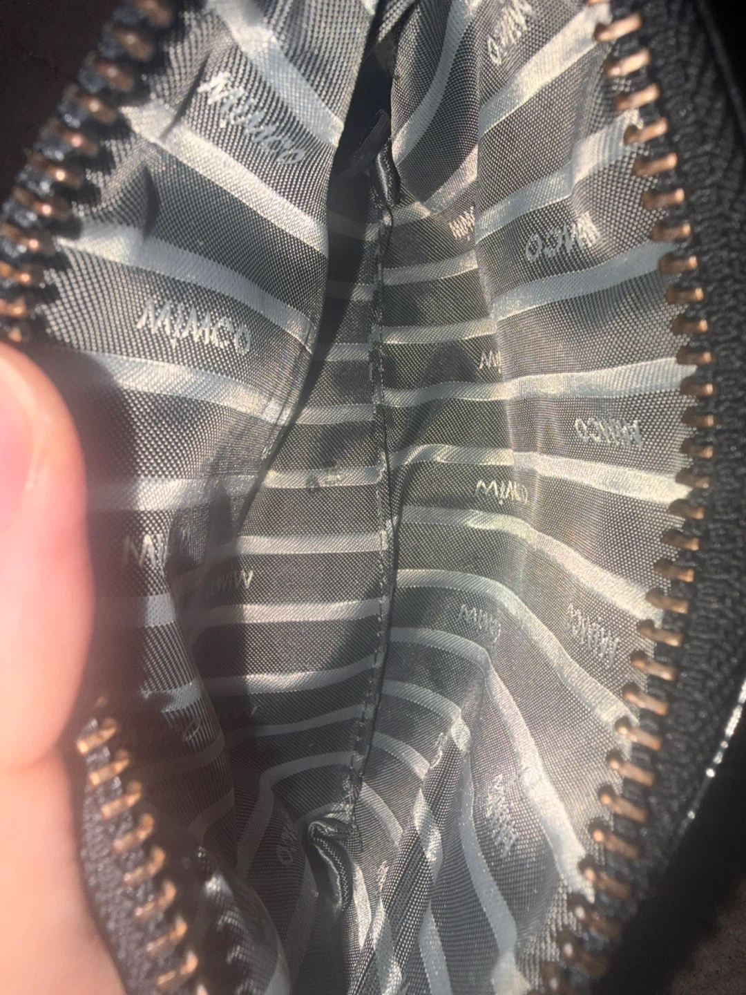 Mimco Black Patent Leather Pouch - photo 3