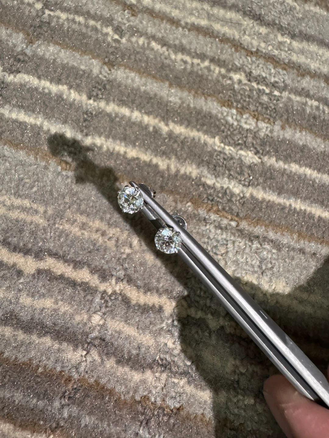 Stunning 10k White Gold Diamond Earrings – 2.01 Carat - photo 3