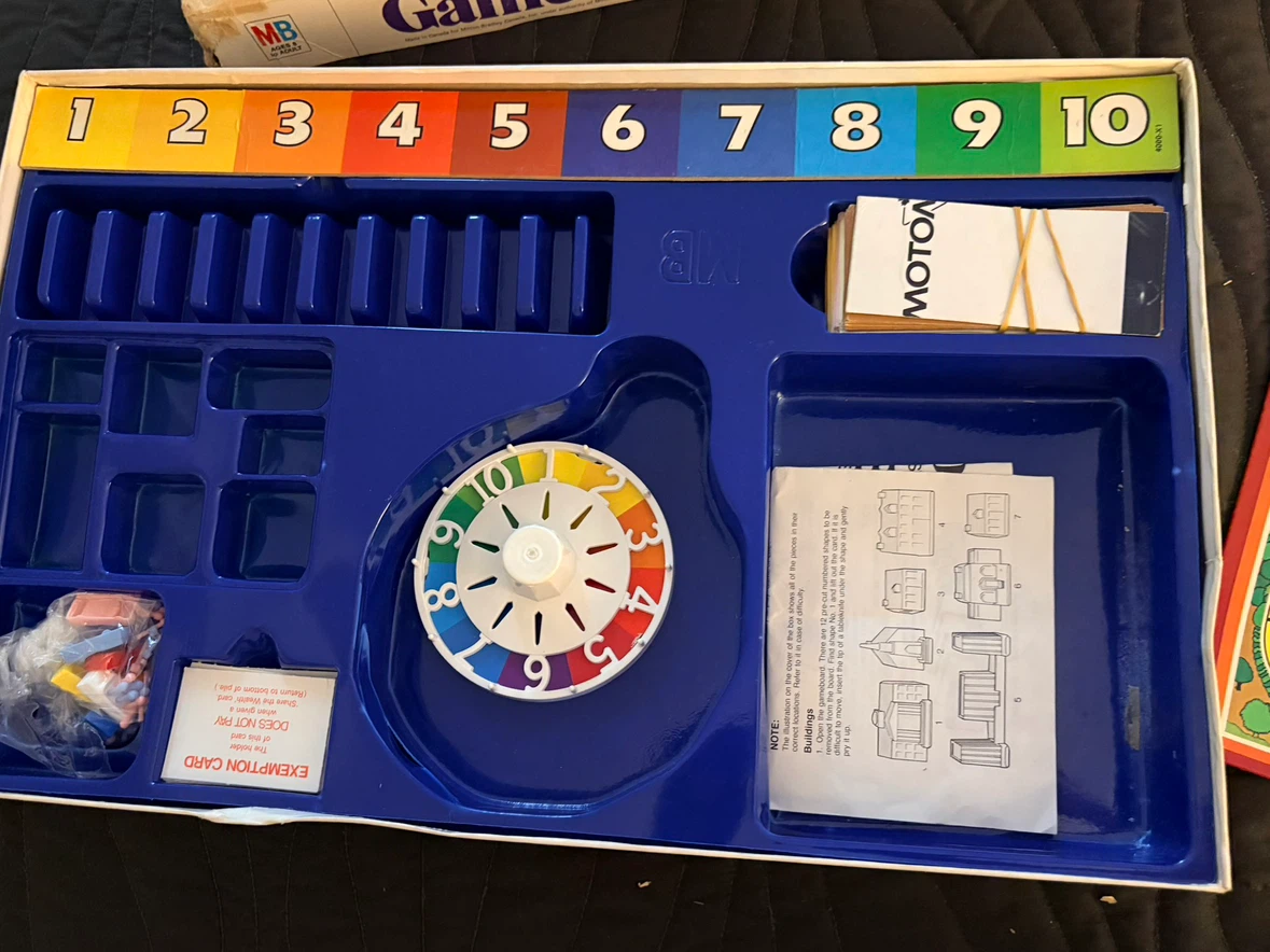 MB Games Game of Life Board Game - photo 3