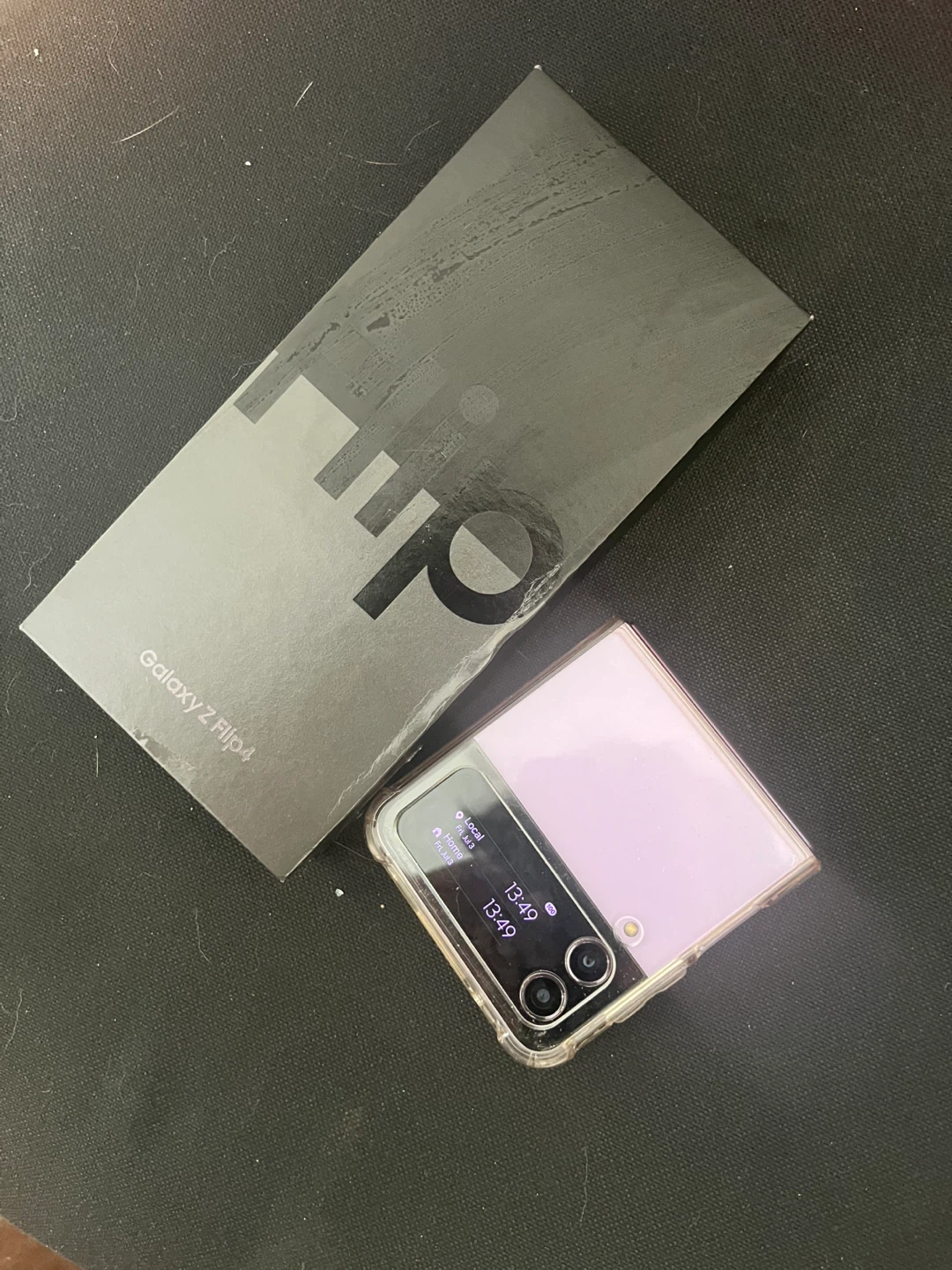 Samsung Galaxy Z Flip 4 Smartphone