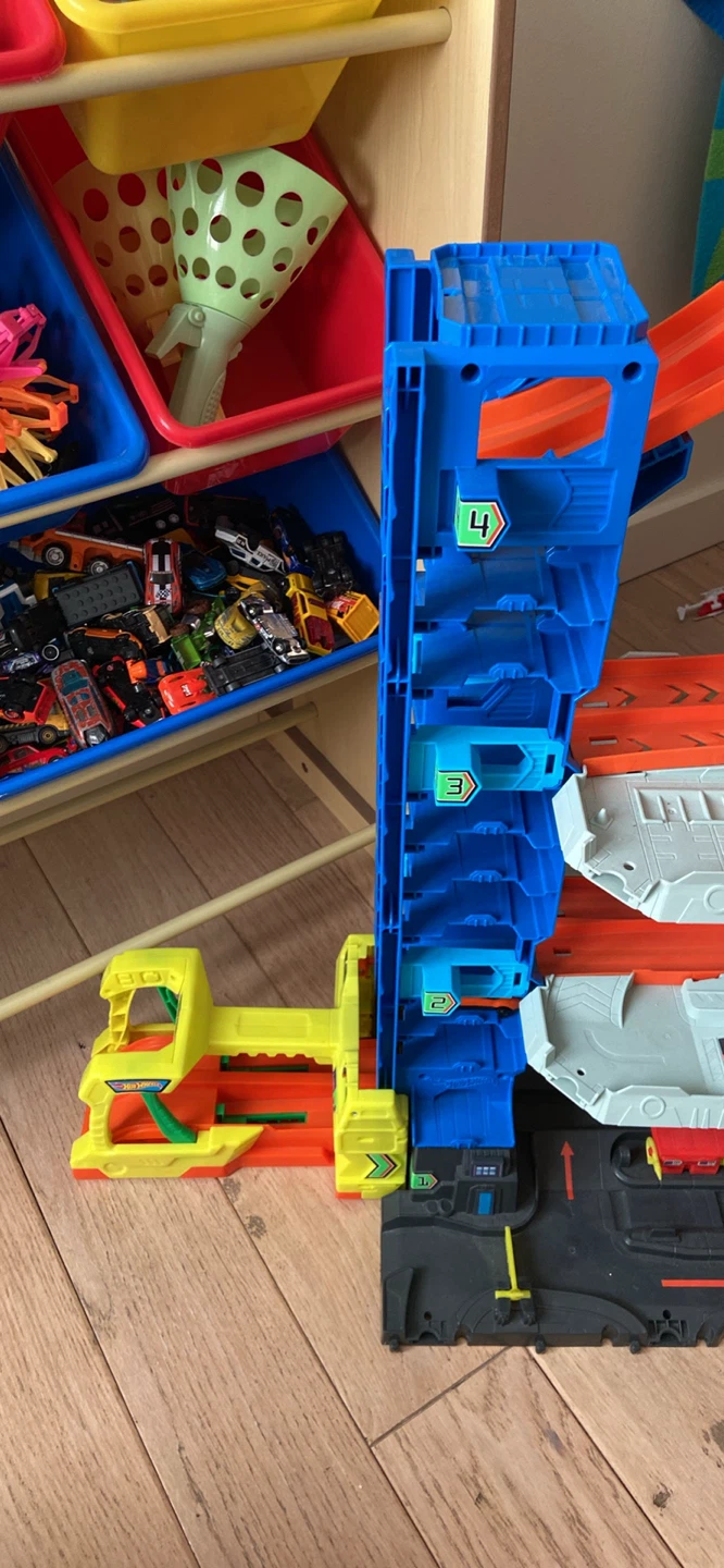 Hot Wheels City Ultimate Garage - photo 5