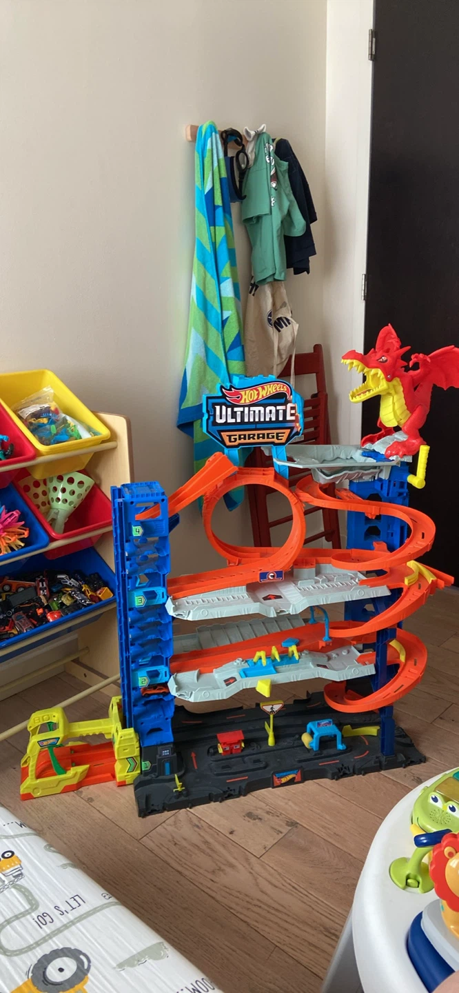 Hot Wheels City Ultimate Garage - photo 2