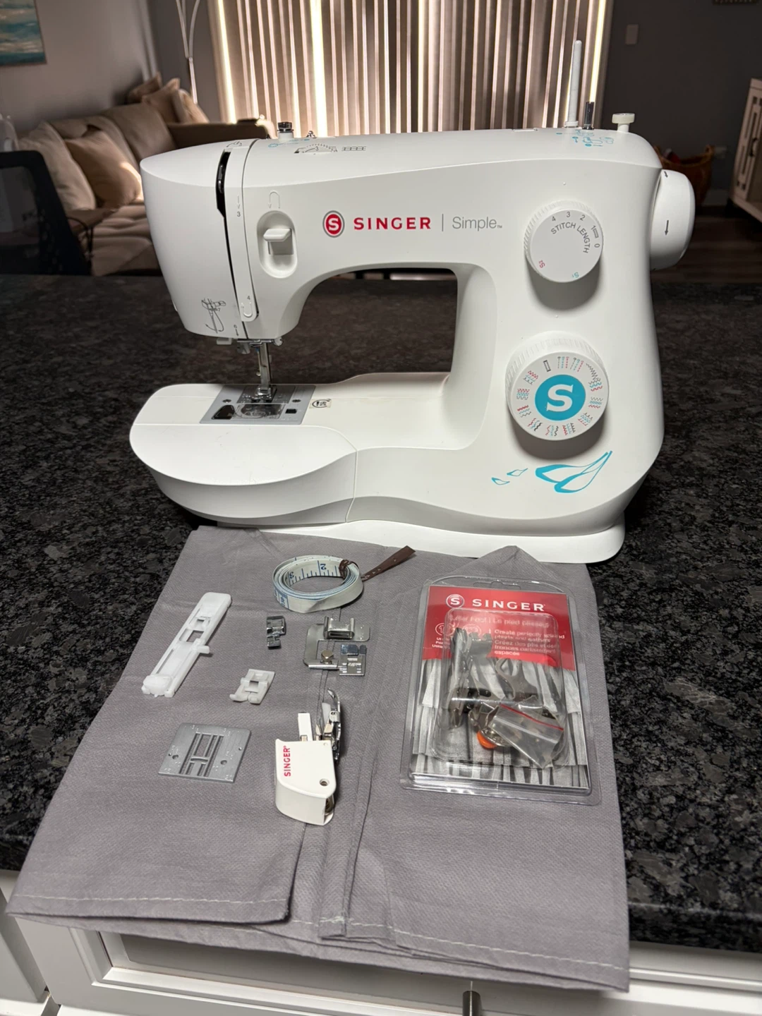 Singer Simple Sewing Machine - photo 2