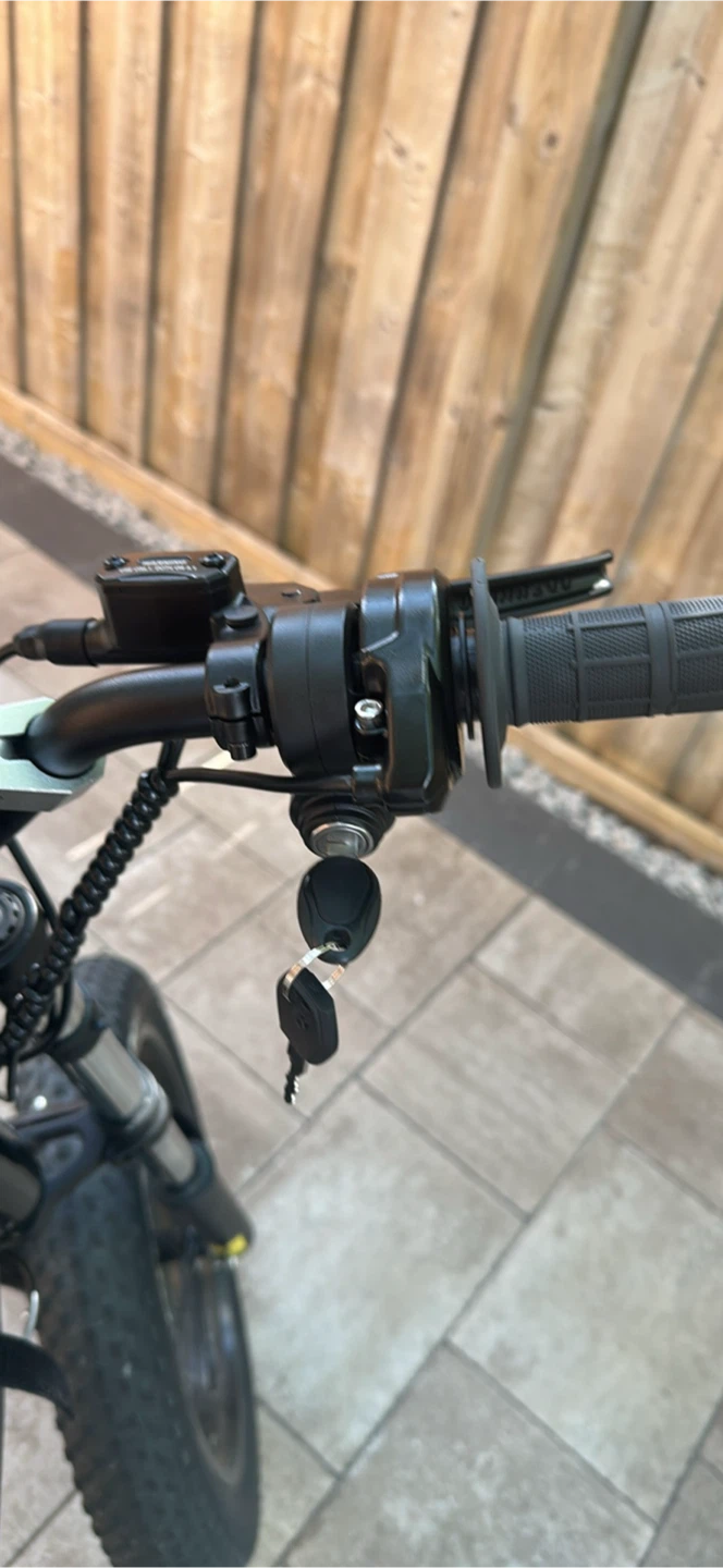 (ONLY 40 KM) Upgraded Ridstar Q20 E-Bike and Full Face Helmet - photo 5
