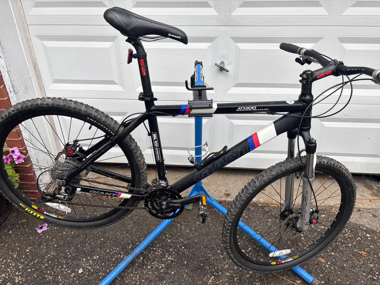 Giant ATX830 Mountain Bike