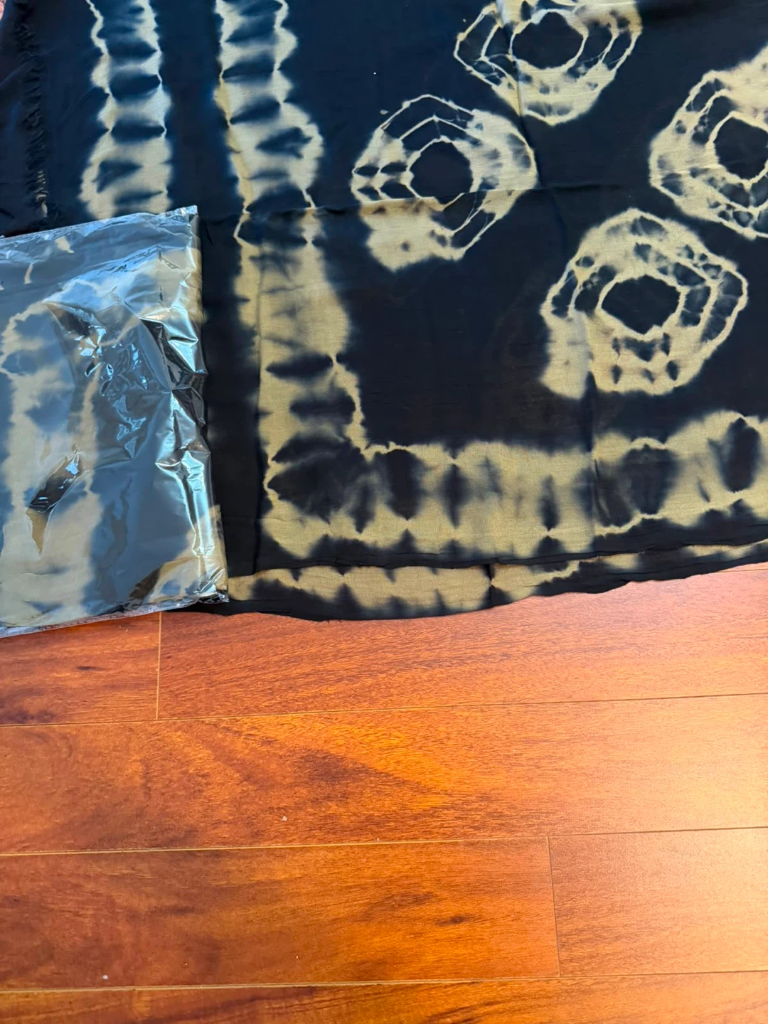 Tie-dye scarves set