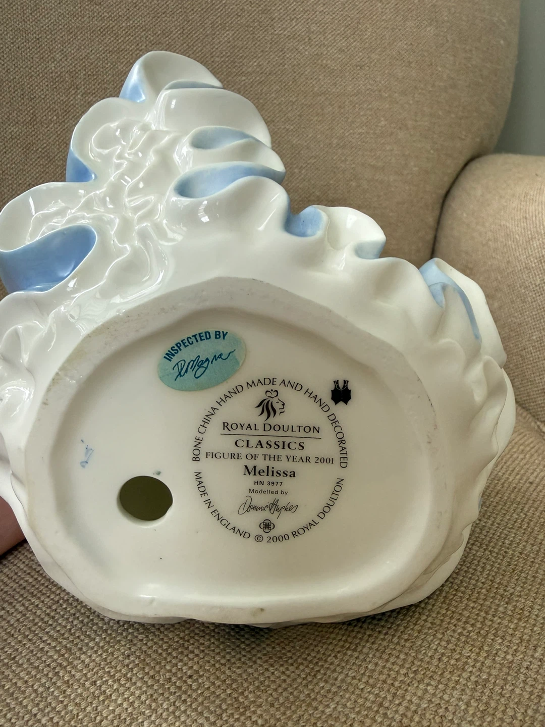 Royal Doulton Melissa Figure of the Year 2001 - photo 4