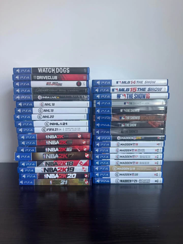 PS4 Bundle - MLB Jackie Robinson Collector Box + 34 Games