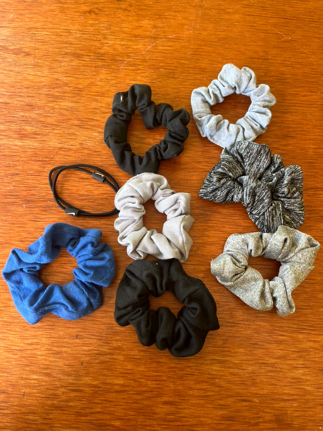 Set of 7 Scrunchies and 2 Hair Ties