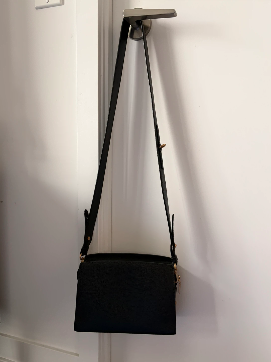 Korean Brand Black Leather Crossbody Bag - photo 2