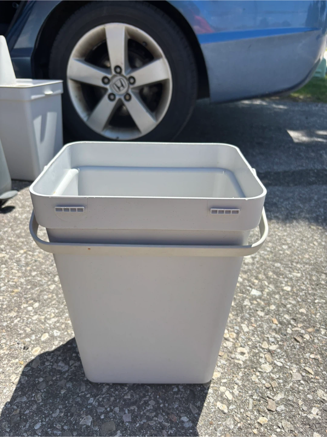 Household Trash Bins - photo 4