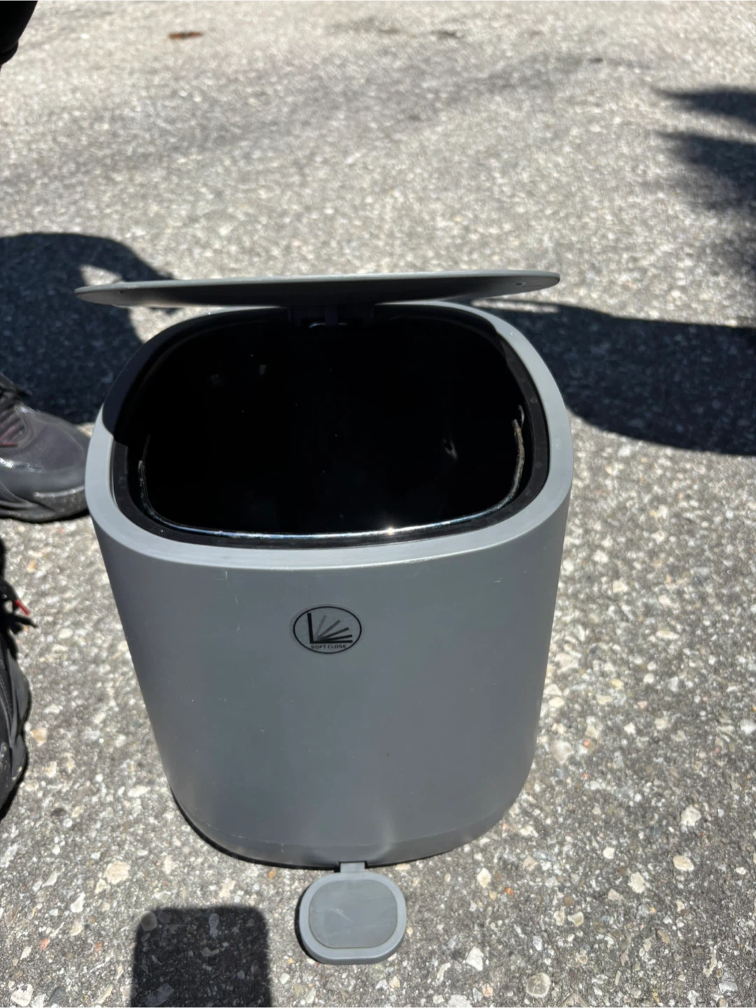 Household Trash Bins - photo 5