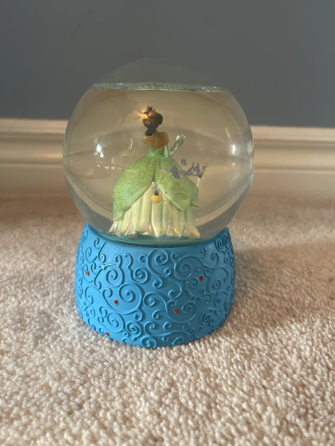 Disney Princess Tiana Snow Globe - photo 2