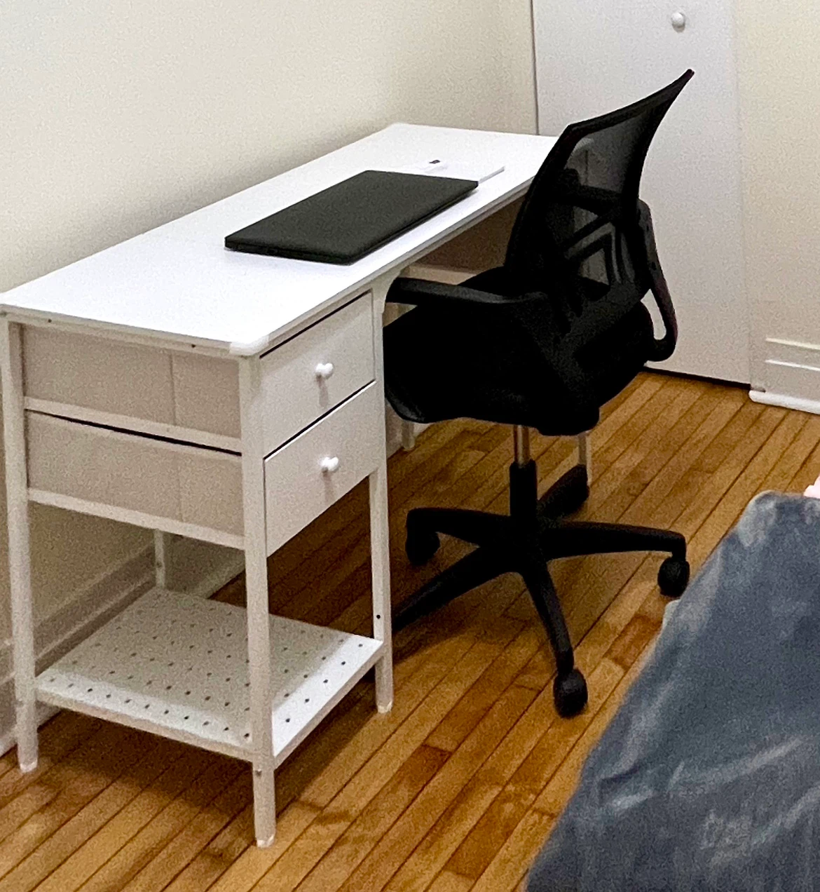 White Desk + Office Chair Combo — Home Office/Dorm Set - photo 3