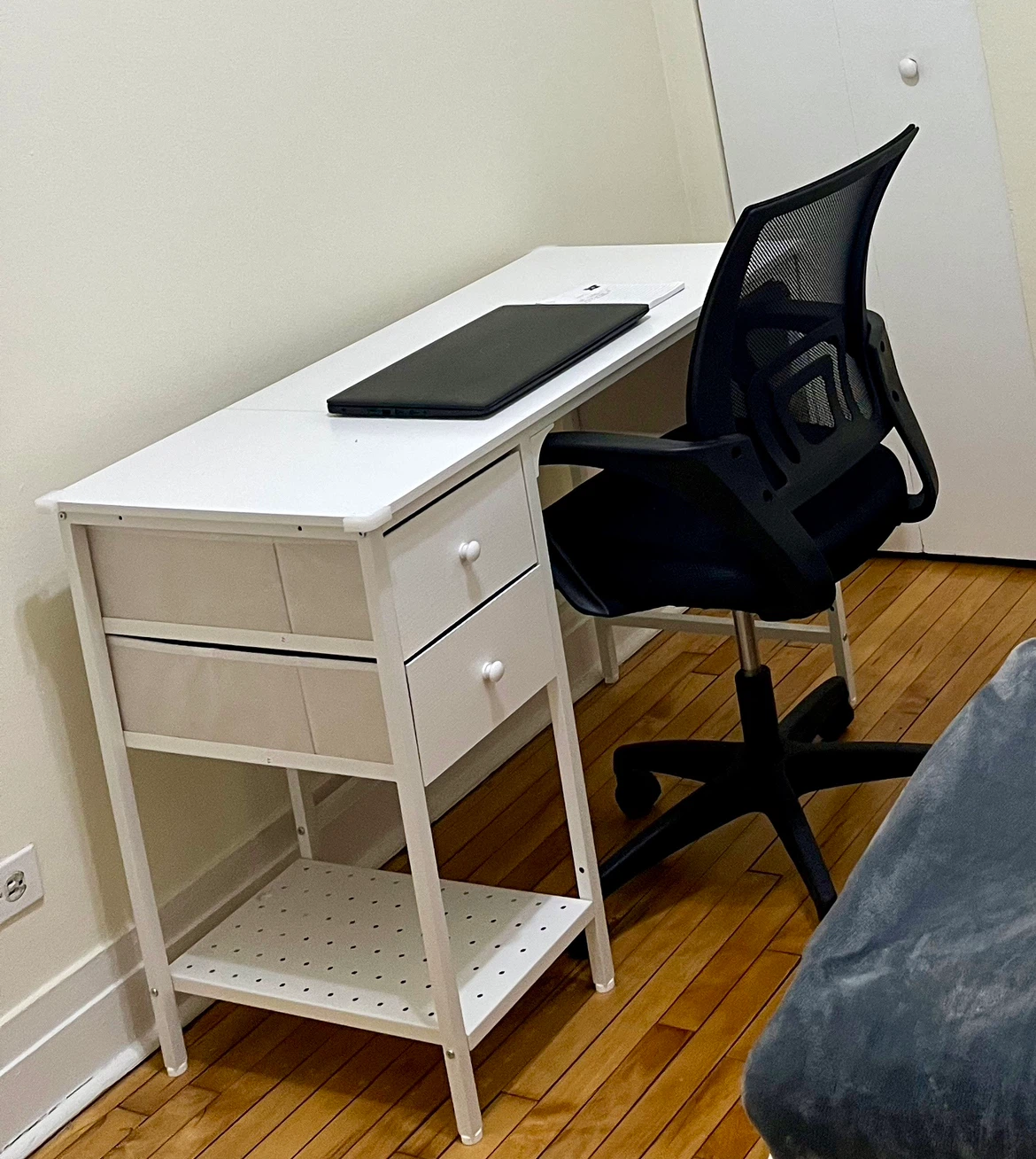 White Desk + Office Chair Combo — Home Office/Dorm Set - photo 4