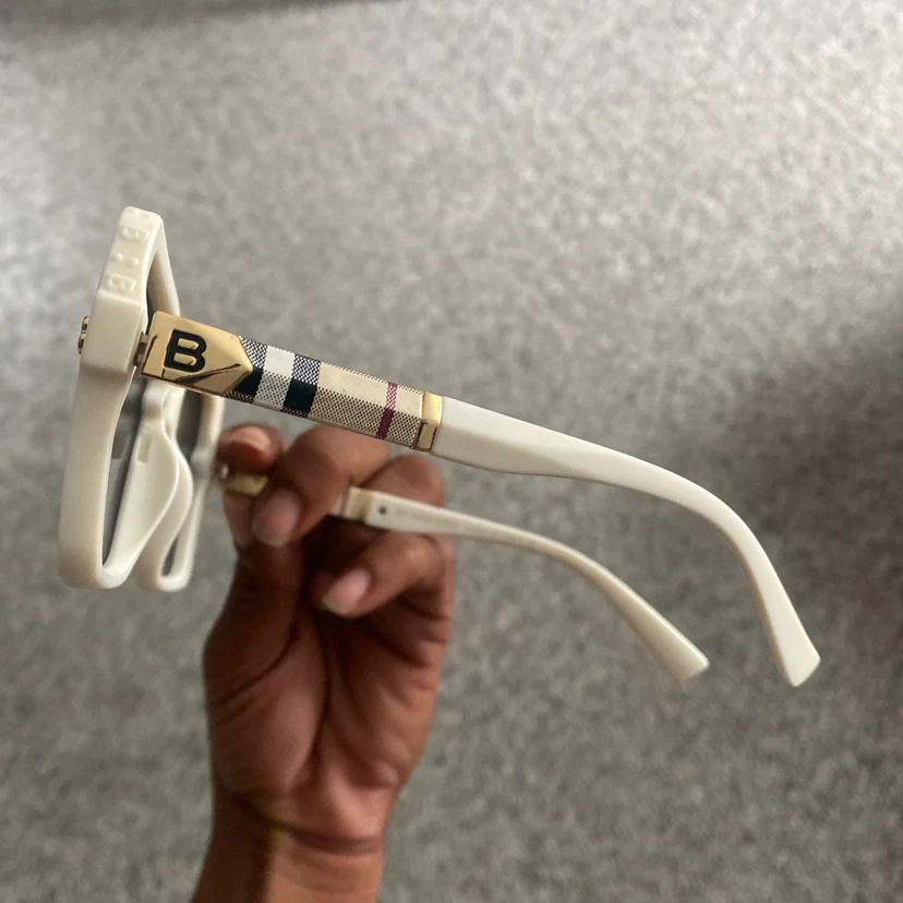 Burberry Sunglasses - photo 2