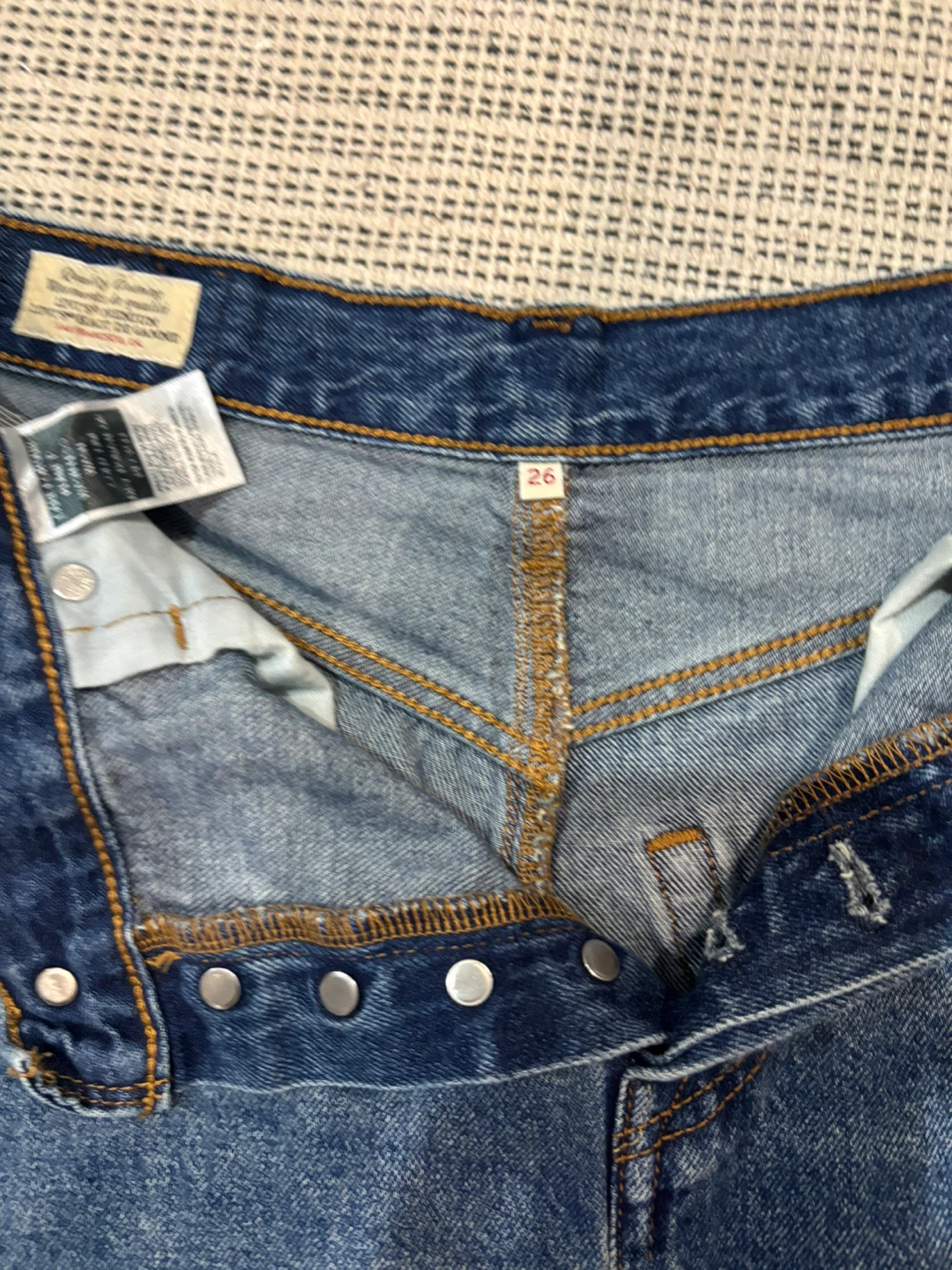Levi's Premium Denim Midi Skirt Size 26 - photo 3